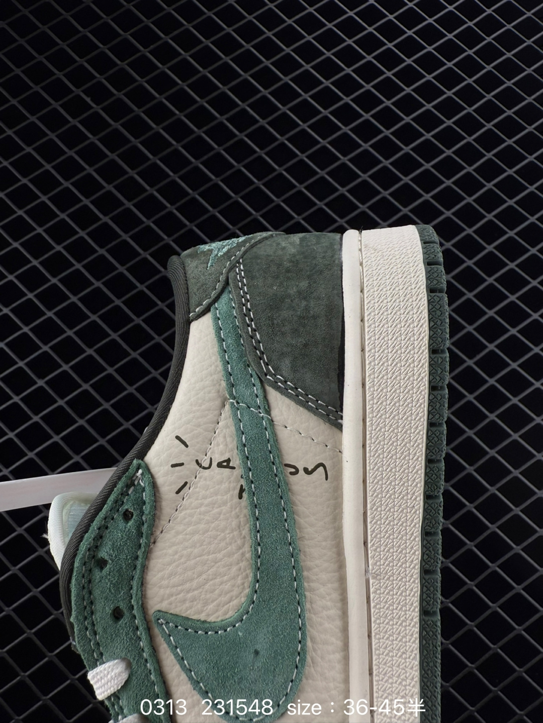 Travis Scott x Air Jordan 1 ” Reverse Mocha “